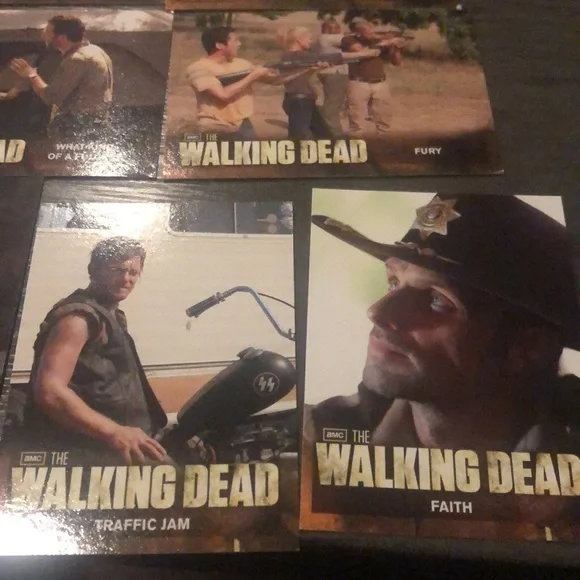 28 walking dead cards for sale - Picture 4 of 11